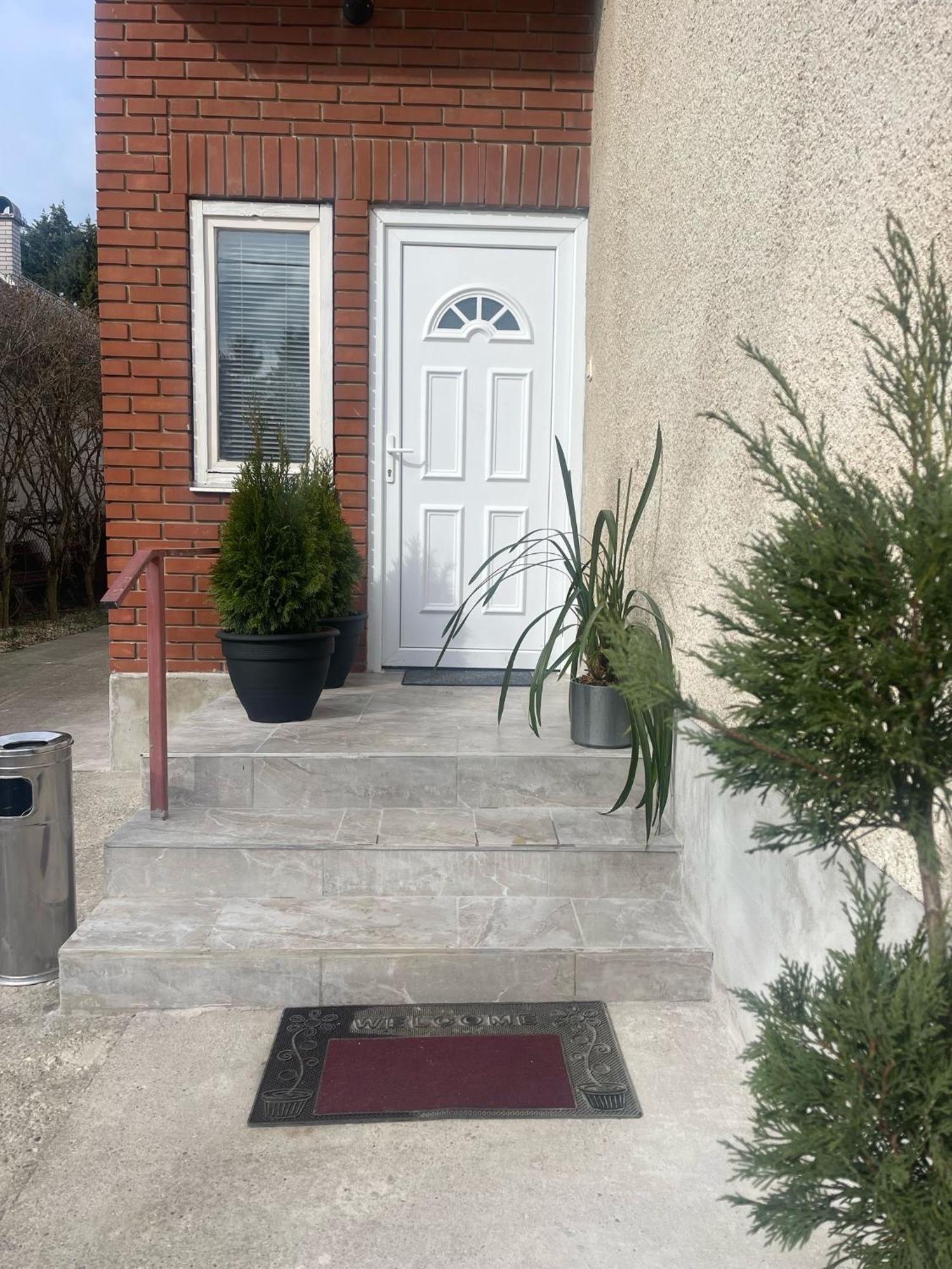 Airport17 B&B Vecses Exterior photo